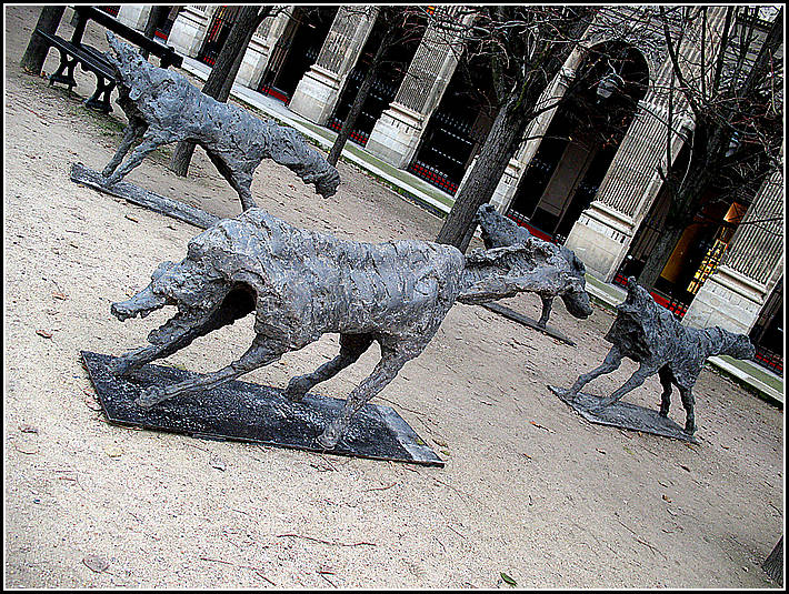 Les loups d Estoppey - Jardins du Palais Royal (Paris)